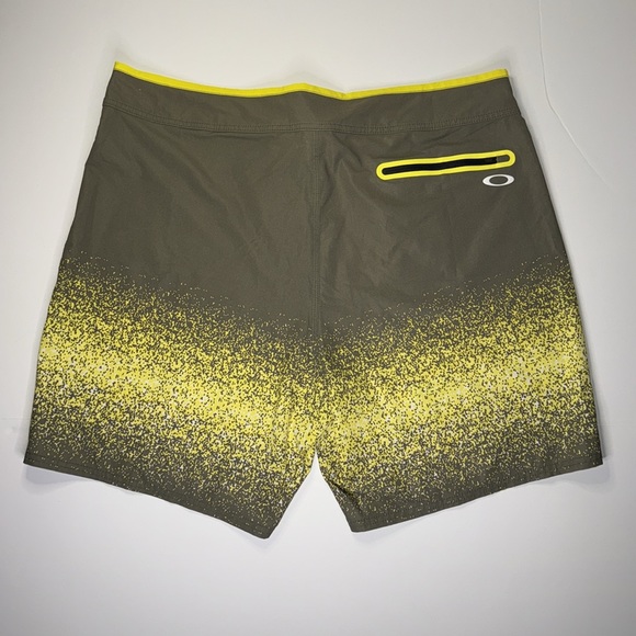 Oakley Swim Trunk Mens 40 Yellow Ombre Performance Fit Board Shorts Drawstring - Picture 2 of 6